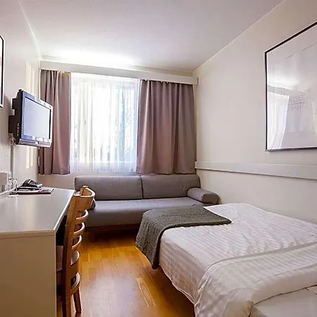 Pietarsaaren Kaupunginhotelli Otel