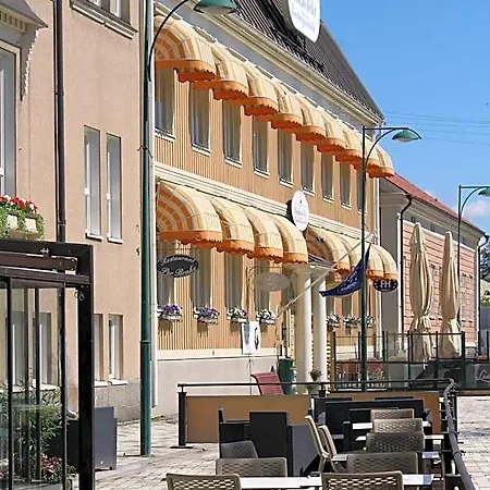 Pietarsaaren Kaupunginhotelli 3* بيتار ساري